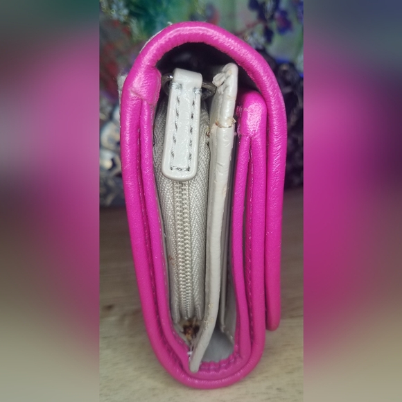 Coach Ashley Op Art Signature Wallet - Picture 13 of 16